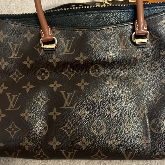 Louis Vuitton Pallas Monogram Noir Handbag - Picture 8 of 11